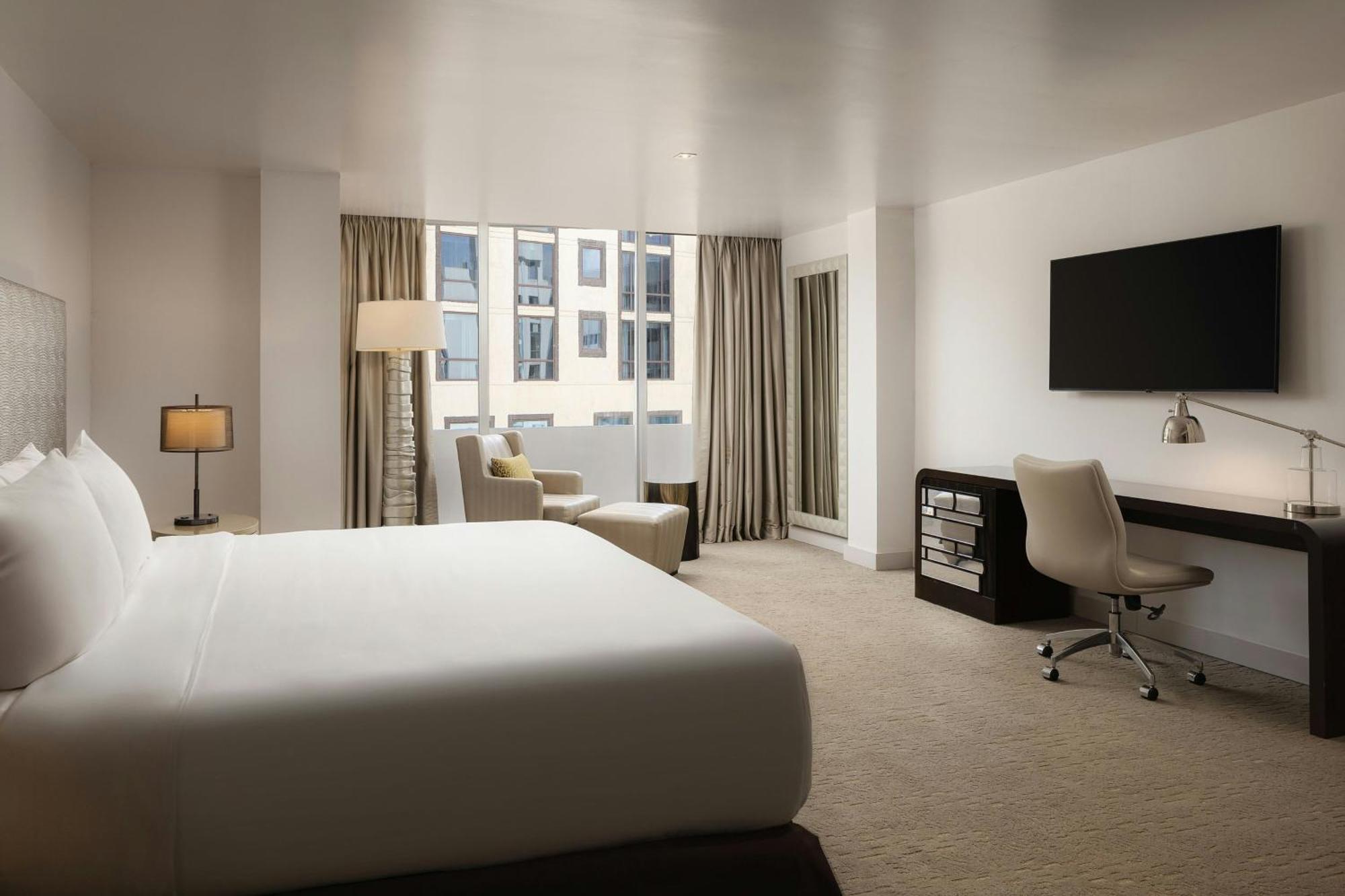 Junior King Suite